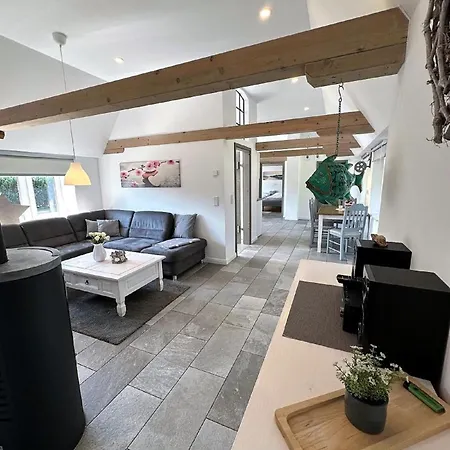 Holiday home Fresenhus, Eingezaunter Garten, Hund Willkommen, Kamin, Wlan, Hell Und Kuschelig