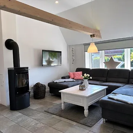 Holiday home Fresenhus, Eingezaunter Garten, Hund Willkommen, Kamin, Wlan, Hell Und Kuschelig Humptrup